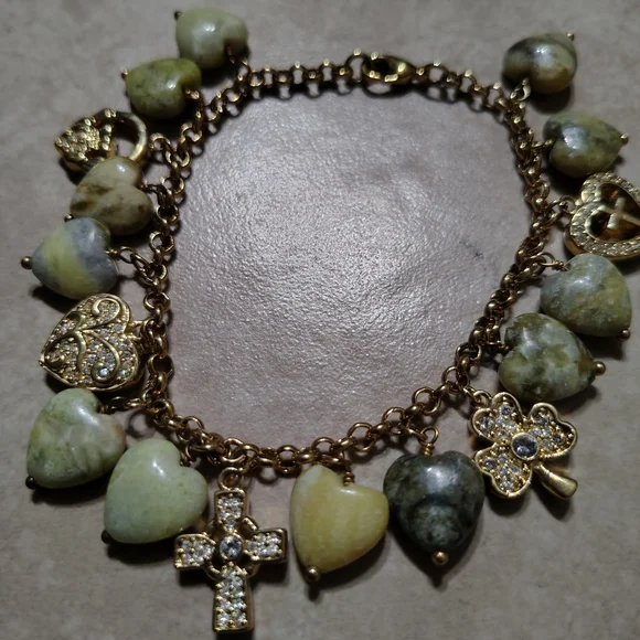 Vintage  Gold Tone Semi Precious Hearts And Bling Charm Bracelet/ 7 1/2 " - Picture 2 of 7